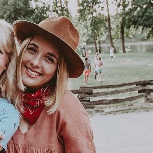 Meet your Posher, Abigail